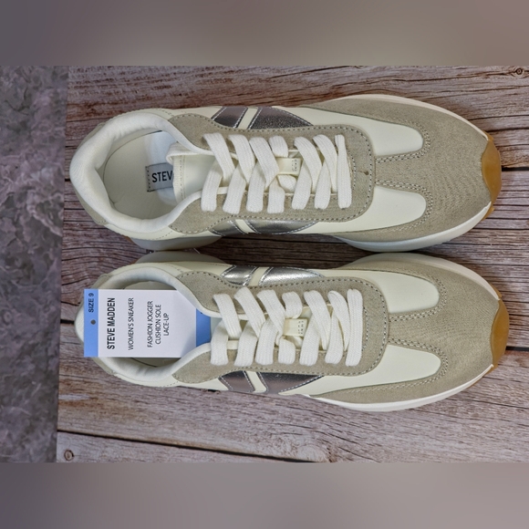 Steve Madden Women's Sneakers in Cream and Gray size 9 - Picture 5 of 5